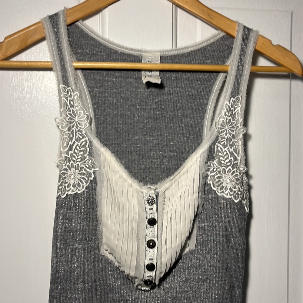 Free People beautiful gray metallic ribbed tank top with tuxedo front S/P